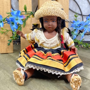 Vintage Columbia Souvenir Costume Doll / International Costume Doll / Folk Doll