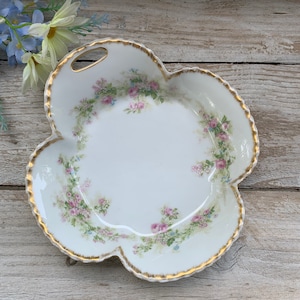 Clover Shaped Haviland Serving Bowl Pierced Pink Flowers Gold Trim Limoges France