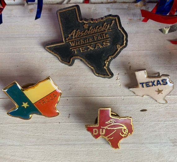 Vintage Texas Lapel Pin, Lone Star State Map Souvenir… Gem