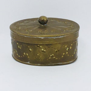 Vintage Oval Shaped Metal Trinket Box with Lid, Brass Like, Ring Box Trinket Box