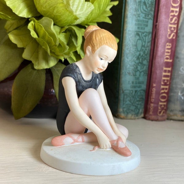 Roman Joffrey Ballet Dance Studio Collection -LACANT LES CHAUSSONS Vintage Ballerina Figurine