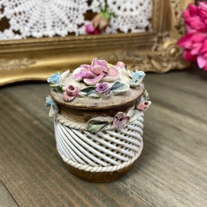 Vintage Mollica Capodimonte Flower Trinket Box w/ Lid - Made in Italy- 3”