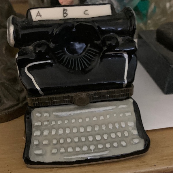 Vintage Typewriter Porcelain Trinket Box, Old Fashioned Typewriter