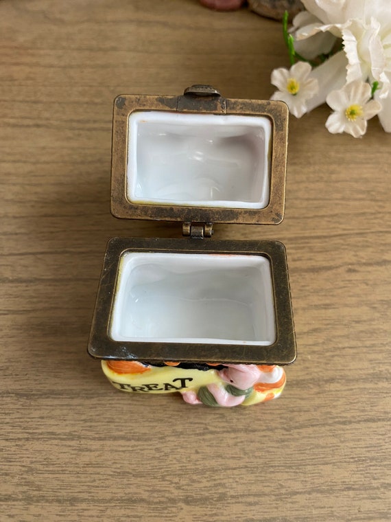 Vintage Winnie the Pooh Porcelain Halloween Trink… - image 7