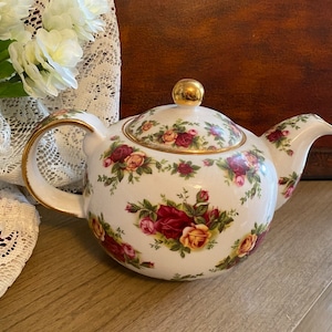 Royal Albert Old Country Roses Teapot  - 1998 Royal Albert China