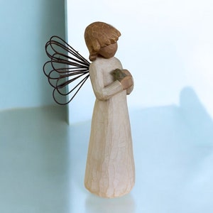 Angel of Healing Figurine - Susan Lordi  - Willow Tree Angel Figurine - Excellent Condition