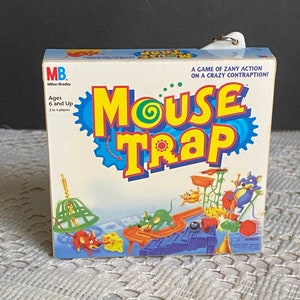 Vintage Miniature MOUSE TRAP Travel Size Keychain Board Game 1999 Hasbro, Basic Fun Mini Toy