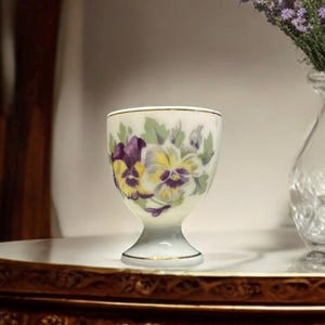 Vintage Porcelain Egg Cup – Hand-Painted Floral Pansy Design – Made in Japan
