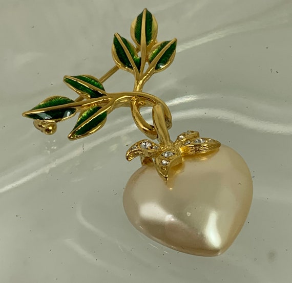 Vintage Joan Rivers Pearl Heart Dangle Pin Brooch
