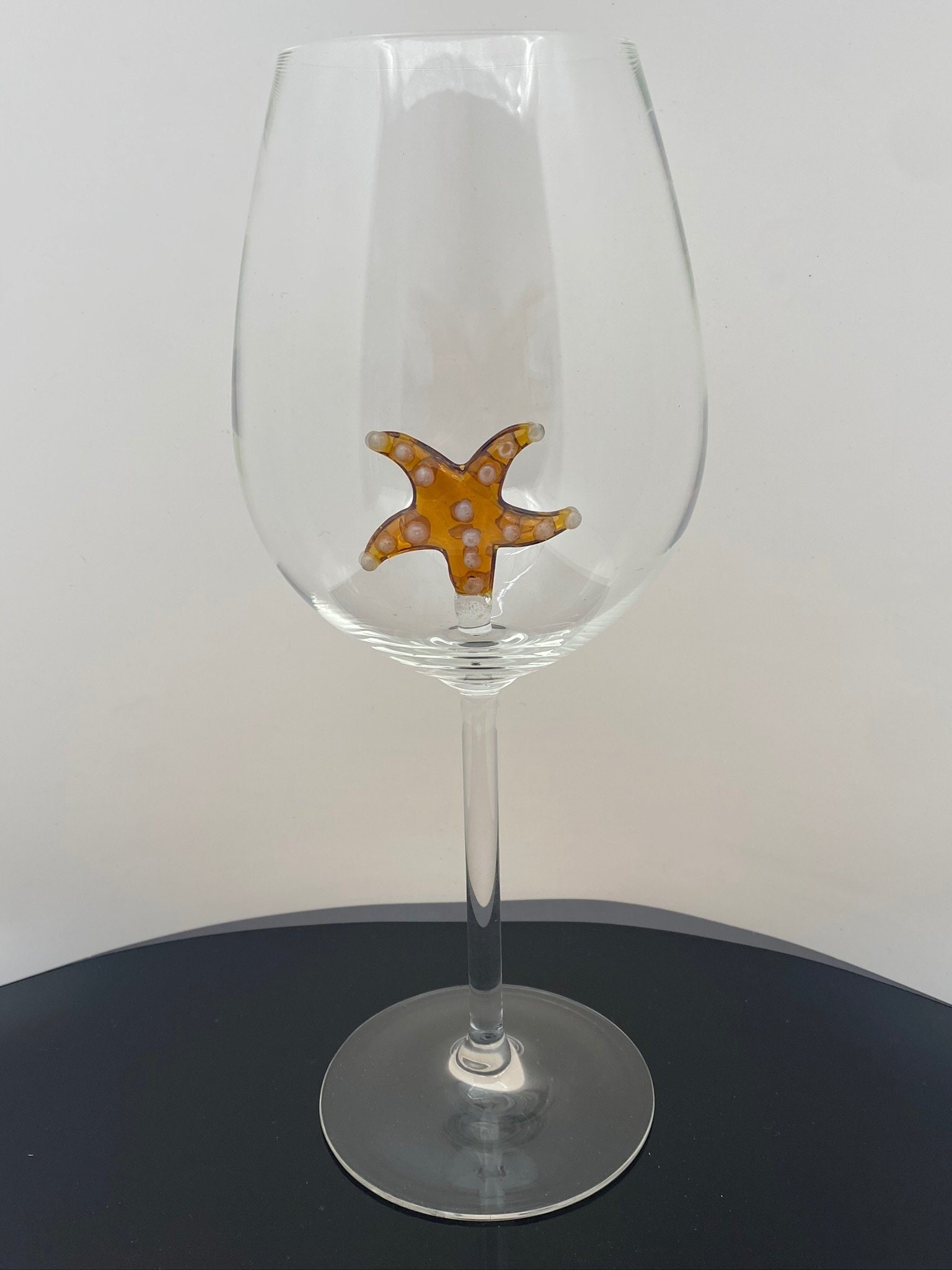 Ludlz 300ml Sea Horse/Starfish/Dolphin Red Wine Glass Cup Goblets Home Bar  Supplies Beach Wine Glasses , Shatterproof Poolside Wine Glass, Ideal for