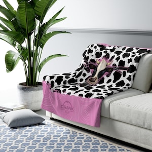 Crank Style&#39;s MTB Cow Sherpa Fleece Blanket