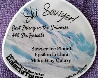 GalactaTours Ski Sawyer Ice Planet Souvenir Sticker - Plak op: Bagage-WaterBottle-Laptop-Car-Cup-Notebooks-Windows-Mirrors etc.