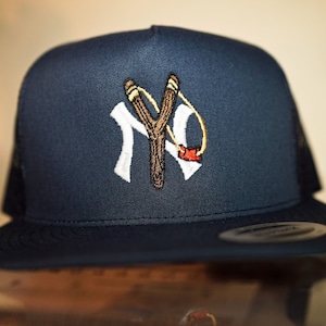 New York City Baseball Team, Schleuder, Pistole, Geschenk für Sportfans, NY, NYC, Bronx, Brooklyn, Manhattan, bestickter Snapback Trucker Hat