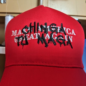 Des graffitis Chinga Tu Maga tagués sur MAGA Make America Great Again Trump, Mexique, Mexicain, Casquette Snapback brodée