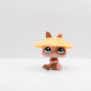 LPS | Adorable Rabbit #827 | Authentic Littlest Pet Shop | Hasbro | Collector Toys | My Toytopia