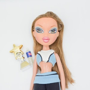Bratz |  Play Sportz Fitness Fashion Yasmin | Toy collector | Vintage Doll | Vintage MGA | Vintage Dolls