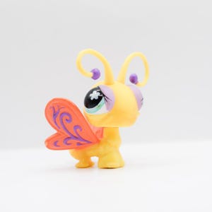 LPS | Adorable Butterfly #621 | Authentic Littlest Pet Shop | Hasbro | Collector Toys |