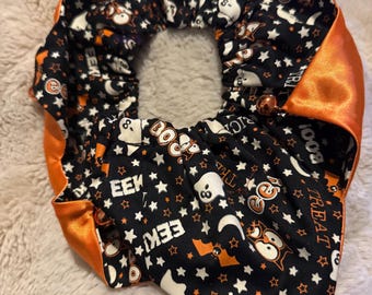 Halloween neck collar with bells