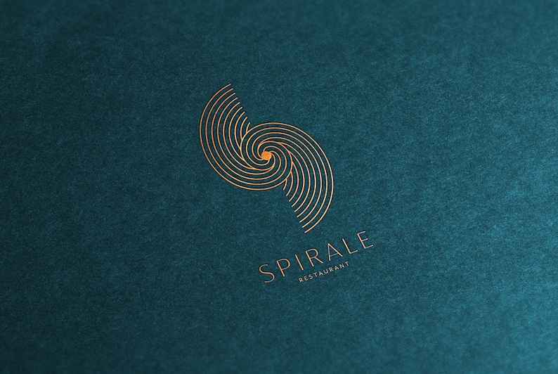 Puede incluir: Un logotipo de espiral dorado sobre un fondo azul oscuro con el texto "SPIRALE RESTAURANT" debajo.