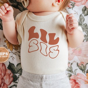Lil Sis Baby Bodysuit - Retro Gender Neutral Pregnancy Announcement Bodysuit - Girls Natural Baby Bodysuit #5641-C