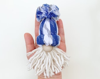 Gnome Hockey Ornament | Skate Lace Hockey Toque Christmas Decoration | Personalized Ice Hockey Team Giveaway | Custom Gift for Hockey Fan