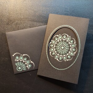 Carte d'anniversaire, carte de voeux, carte noire, carte de Noël, mandala élégant, carte mandala verte, carte argentée, carte, mandala à pois, carte vierge