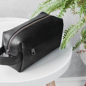 Toiletry bag, Dopp kit men, Christmas gift dad, Anniversary gift husband, Birthday gift boyfriend, Leather travel bag, Shave kit, Wash bag