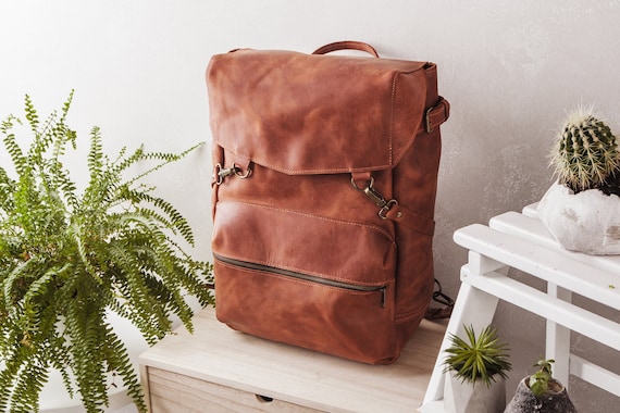 Handmade Brown Leather Backpack, Rustic and Spacious Bag for  display picture 2