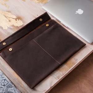 Leather case for MacBook with a flap, Personalized leather MacBook sleeve, 16 inch laptop case, New 15 inch Macbook Pro cover