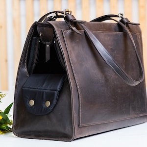 Pet travel bag, Modern cat carrier, Cat purse tote bag, Dog purse carrier, Dog travel bag, Pet carrier bag, Pet carrier purse, Luxury pet carrier, Portable pet carrier, Designer pet carrier, Small pet carrier, Pet carrier, Pet purse,Pet bag,Dog purse