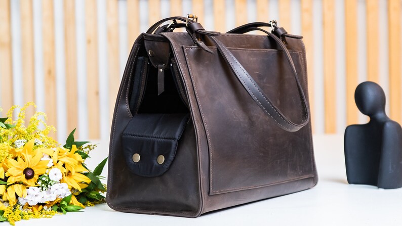 Pet travel bag, Modern cat carrier, Cat purse tote bag, Dog purse carrier, Dog travel bag, Pet carrier bag, Pet carrier purse, Luxury pet carrier, Portable pet carrier, Designer pet carrier, Small pet carrier, Pet carrier, Pet purse,Pet bag,Dog purse