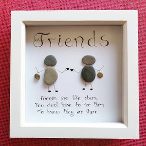 Marco grande personalizado con guijarros. Amigos verdaderos, mejores amigos, mejor amigo/a de la amistad.