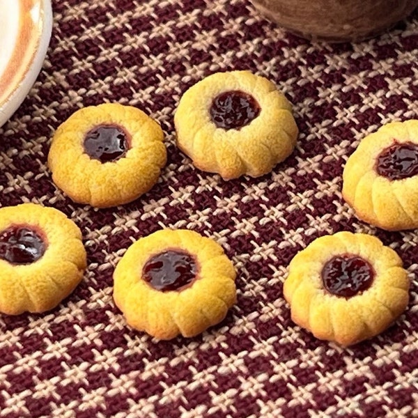 Dollhouse Miniature Shortbread Jam Cookies 6 loose  1:12 scale  6 polymer clay Christmas jam cookies