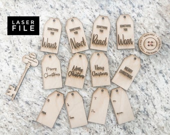 Könnte beinhalten: Ein Satz von 12 lasergeschnittenen Holz-Geschenk-Etiketten mit verschiedenen Designs. Die Etiketten zeigen die Wörter "Something You Want", "Something You Need", "Something You Read", "Something You Wear", "Merry Christmas" und "To" und "From". Es gibt auch einen Schlüssel und einen Knopf.
