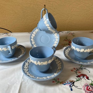 Wedgwood Grape Embossed Queensware Cream on Lavender Plain Edge  demitasse Cup and Saucer set of 4