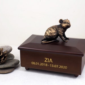 Urna de madera maciza para ratas, urna para cenizas grabada, urna conmemorativa personalizada para ratas, urna conmemorativa para mascotas, regalo para mascotas, urna/ataúd de cremación, figura de rata, urna de rata