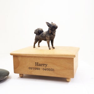 チワワの火葬骨壷：刻印入りペットメモリアル棺