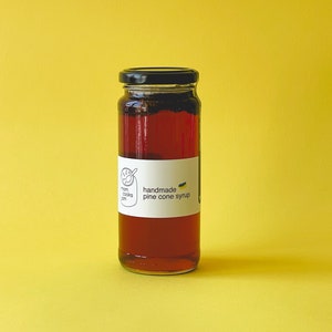 Natuurlijke dennenappelsiroop