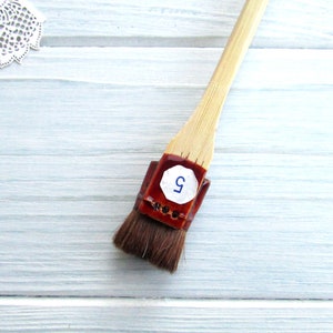 Japanese Cubic Brush No. 5: Deer & Horsehair for Silk Dyeing