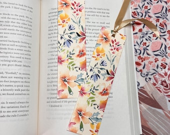 Flower bookmark, watercolor flowers, gift for her, gift for mum, bookmark with tassel, bookish gifts, bookworm, cute bookmark, booklover