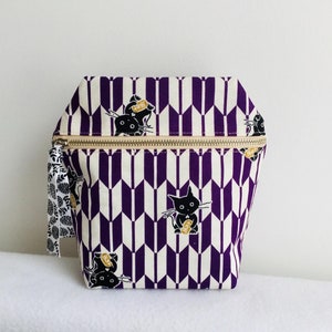 The snack bag / snack pouch / lunch bag