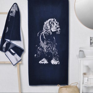 Toalla de baño de algodón azul: Retrato de perro Cocker Spaniel Inglés