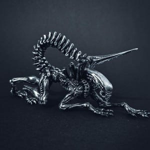 Xenomorph Alien Wanddekor und Tischkunst - Einzigartiger Sci-Fi-Heimakzent für Fans - Perfektes Geschenk für Alien-Liebhaber