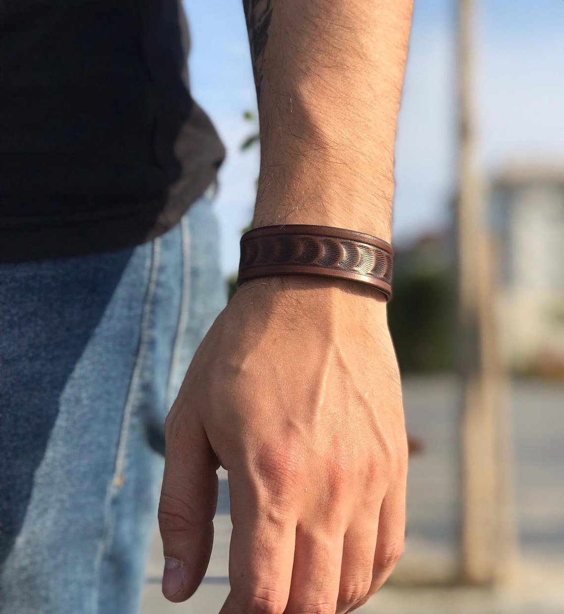 Brown leather wristband Clearance