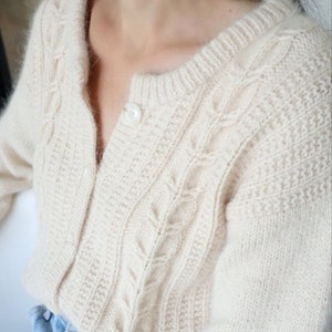 VINTAGE Kelly Green Cardigan M Fuzzy Angora Blend