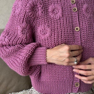 Embroidered cardigan crop Cropped cardigan pink Chunky knit wool cardigan for women image 3