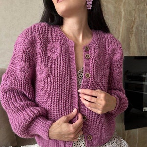 Embroidered cardigan crop Cropped cardigan pink Chunky knit wool cardigan for women image 2