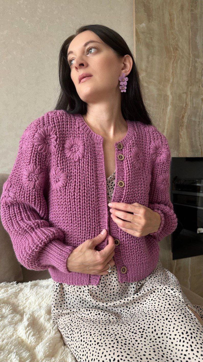 Embroidered cardigan crop Cropped cardigan pink Chunky knit wool cardigan for women image 2