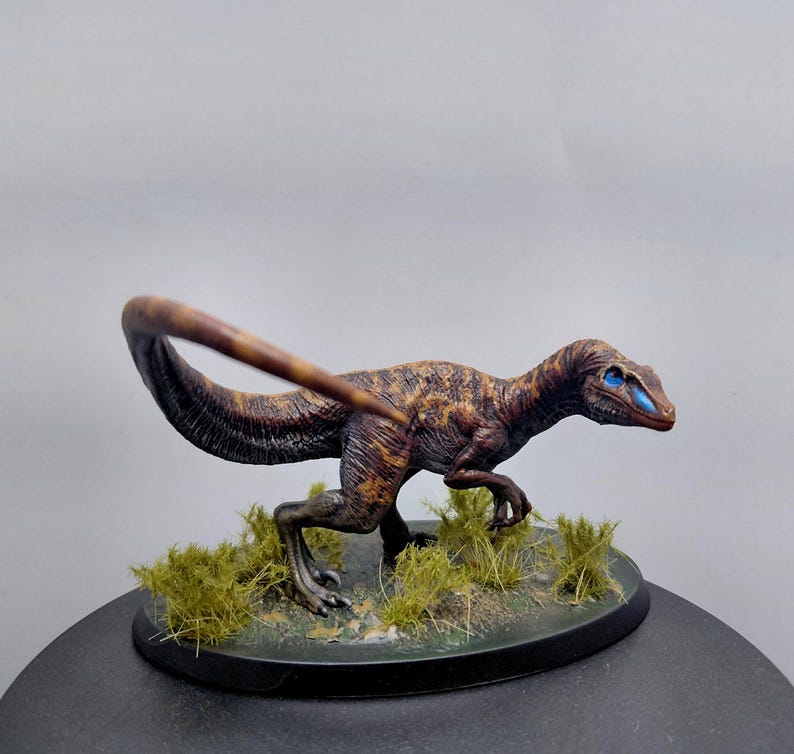 Jurassic Velociraptor Dinosaur Miniature - Dnd Miniatures - Role ...