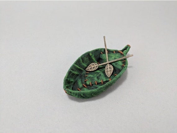 Leaf Boat miniature - Heros Hoard - DnD miniatures fantasy Role Playing  Game Pathfinder Tabletop Miniature dungeons and dragons D&D